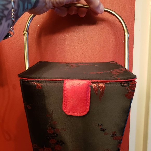 Chinese style take-out box purse with metal bamboo handle, gently used, cute! - Picture 7 of 10